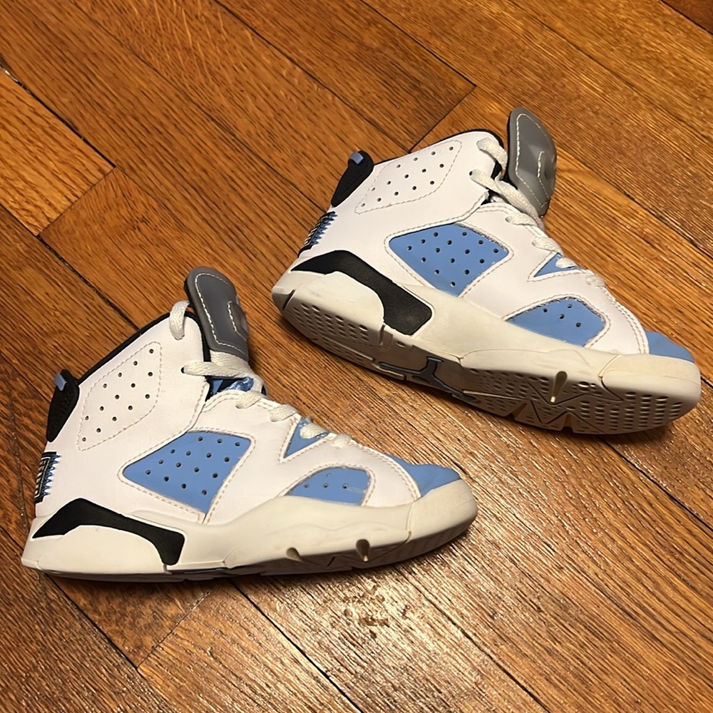 Jordan 6 Retro Carolina Blue Size 11c - Picture 3 of 7